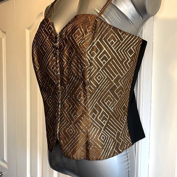 3/$30 - Vintage Corset Style Women’s Top - Picture 6 of 10